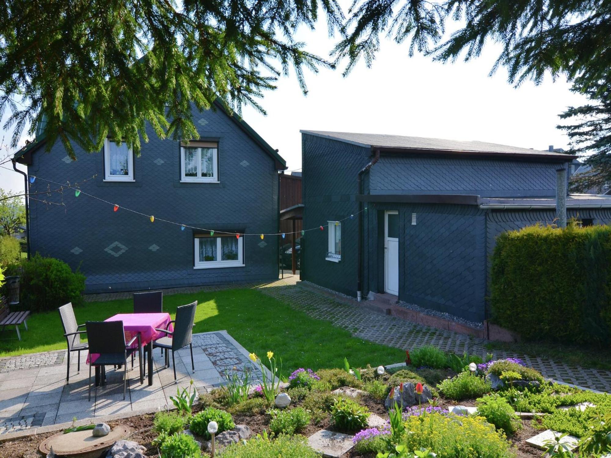 Holiday Home In Neustadt Am Rennsteig With Pond Exteriör bild