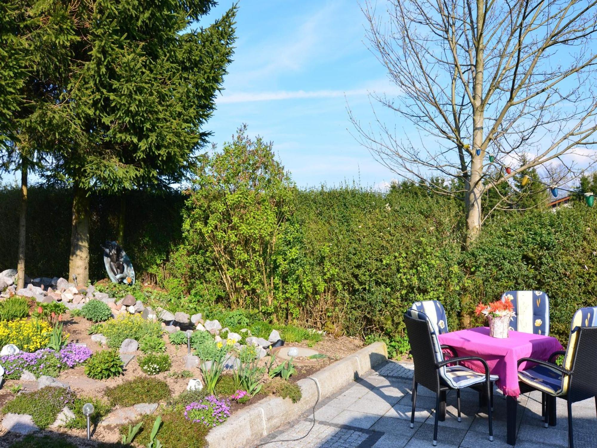 Holiday Home In Neustadt Am Rennsteig With Pond Exteriör bild
