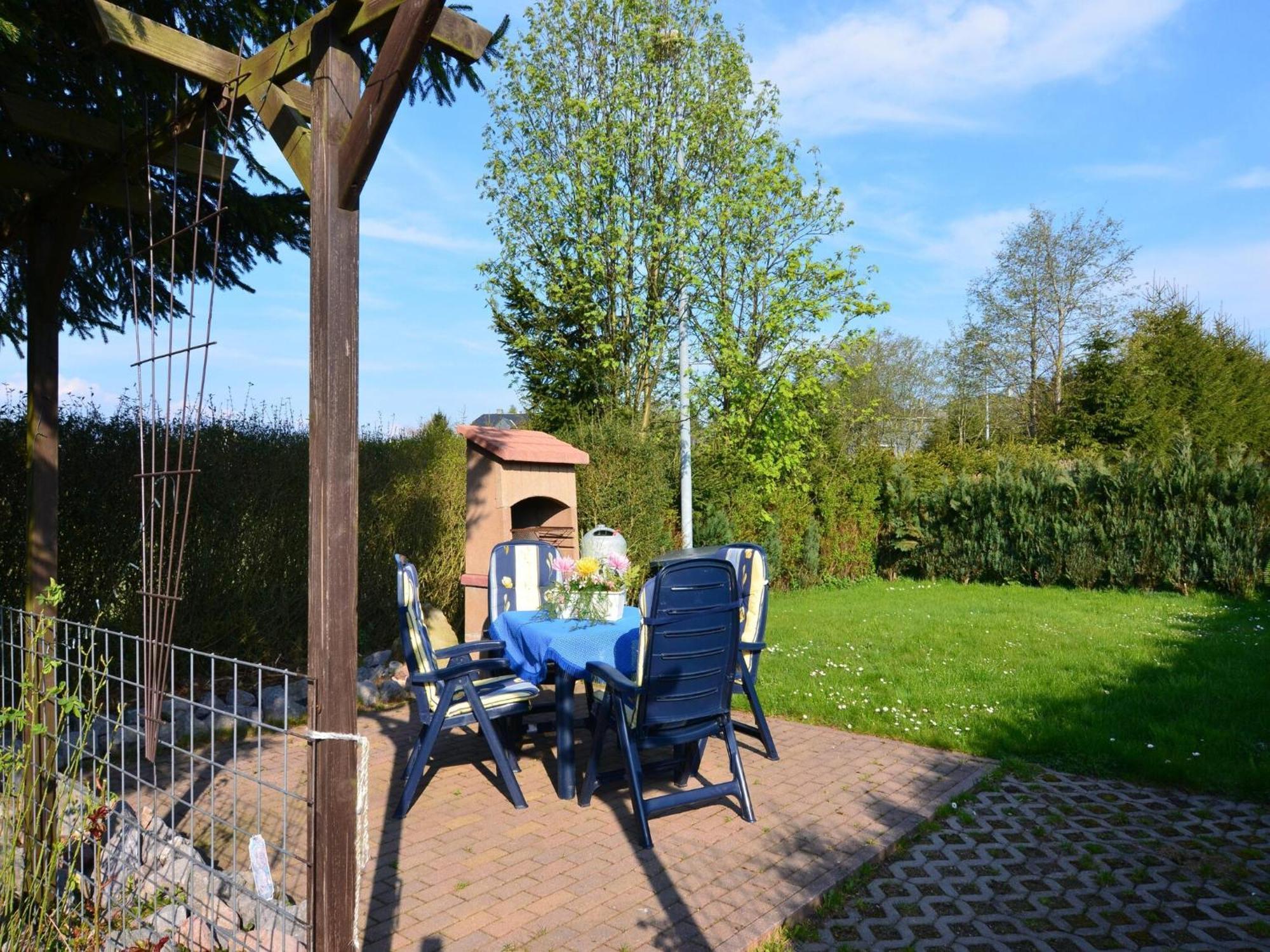 Holiday Home In Neustadt Am Rennsteig With Pond Exteriör bild