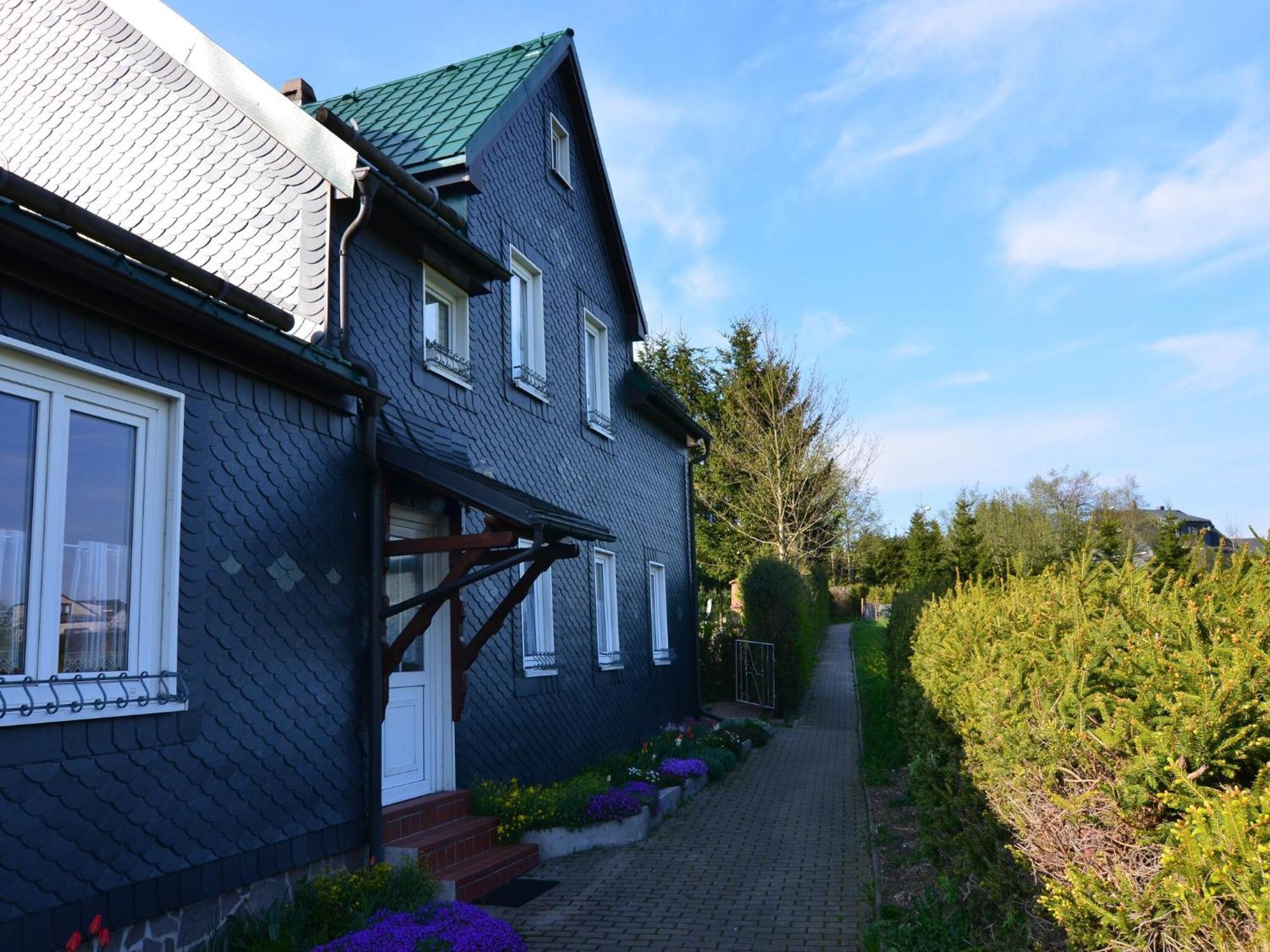 Holiday Home In Neustadt Am Rennsteig With Pond Exteriör bild