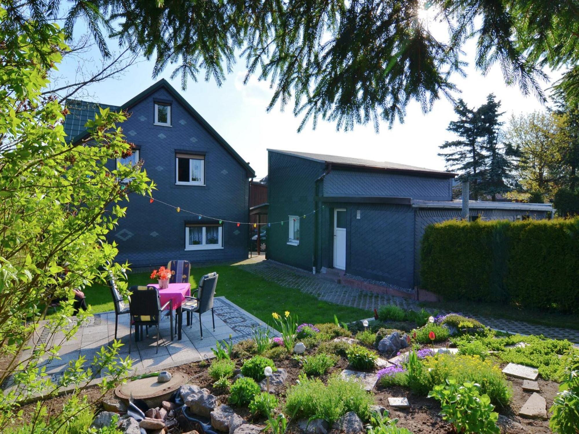 Holiday Home In Neustadt Am Rennsteig With Pond Exteriör bild