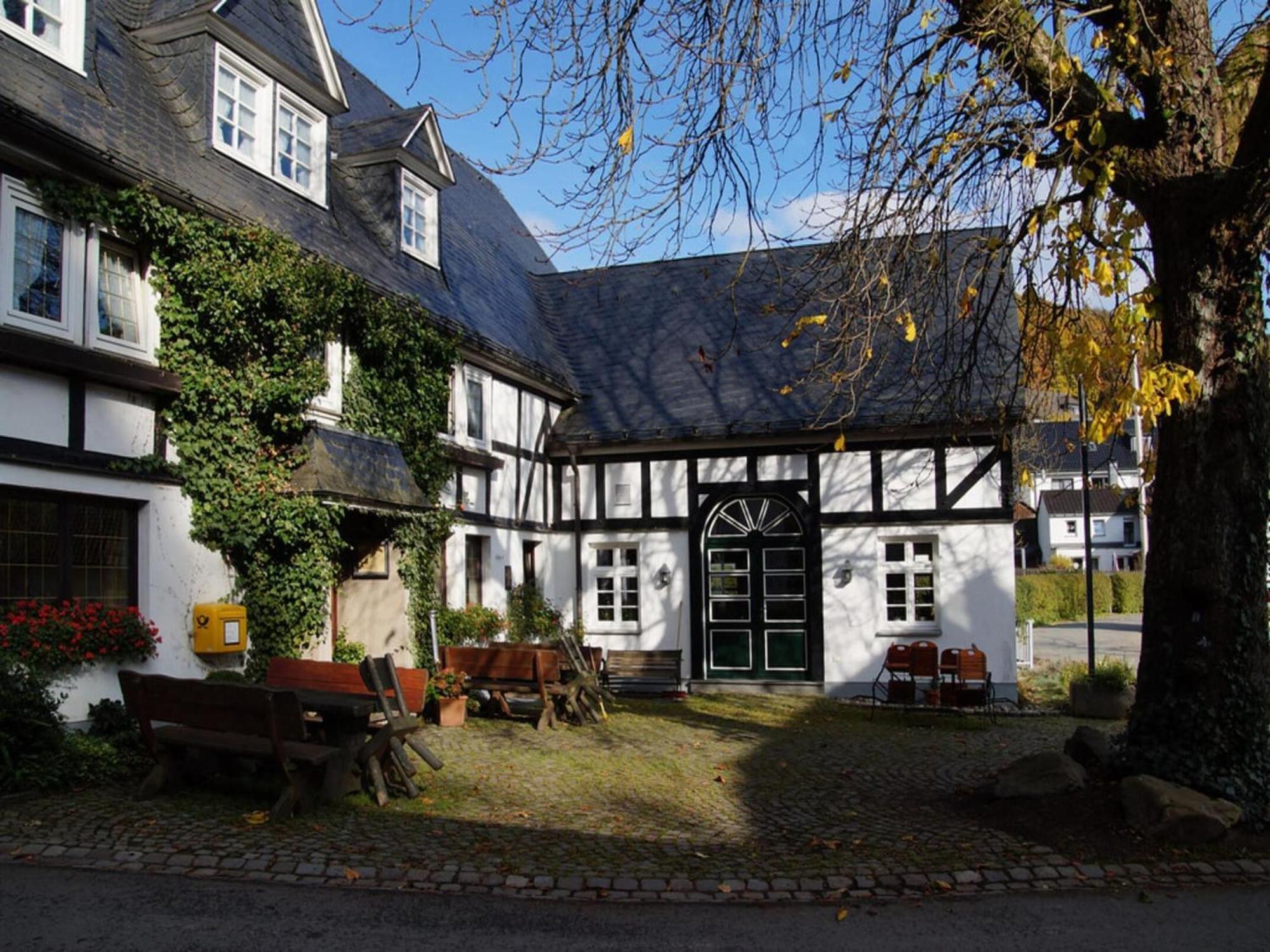 Holiday Home In Neustadt Am Rennsteig With Pond Exteriör bild